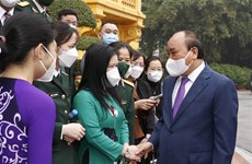 Le président Nguyên Xuân Phuc salue les contributions des agents de santé