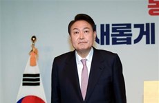 Le président Nguyên Xuân Phuc félicite le président sud-coréen élu