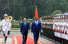 Vietnam-Sierra Leone: les présidents discutent des mesures à booster les liens économiques