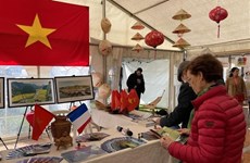 Le Vietnam se brille au Week-end de la Francophonie à Yèbles