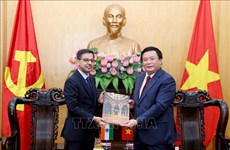 L’Académie nationale de politique Hô Chi Minh coopère avec ses partenaires indien et singapourien