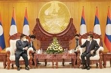 Le ministre Nguyên Chi Dung rend des visites de courtoisie aux dirigeants lao