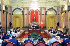 Améliorer la coopération entre le président et le Présidium du CC du Front de la Patrie du Vietnam