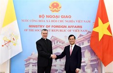 Promouvoir des relations entre le Vietnam et le Vatican