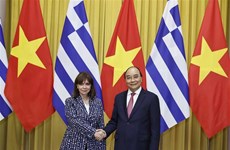 Le président Nguyen Xuan Phuc s’entretient avec son homologue grecque