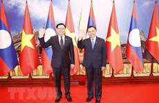 Le président de l'Assemblée nationale Vuong Dinh Hue termine sa visite officielle en Laos