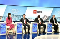 Le Vietnam discute des partenariats au WEF 2022 à Davos