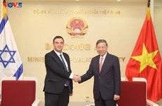 Le ministre de la Sécurité publique rencontre l'ambassadeur d’Israël au Vietnam