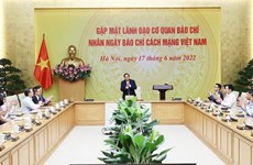 Le Premier ministre Pham Minh Chinh salue la presse et montre la voie à suivre