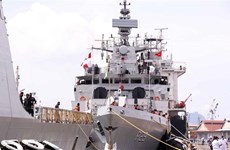 Deux navires de la Marine indienne en visite d’amitié à Ho Chi Minh-Ville