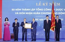 Le président Nguyen Xuan Phuc à la célébration des 50 ans de création de la Vinapharm
