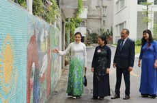 Une peinture murale inaugurée sous le signe de l’amitié Vietnam-Kazakhstan
