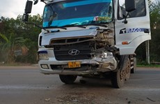 Des victimes lao secourues d’un accident de la route à Quang Tri