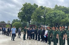 La vice-présidente de l’Assemblée nationale lao à Hoa Binh