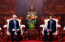 Les Fronts de la Patrie du Vietnam et du Laos renforcent la coopération bilatérale