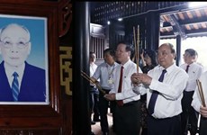 Le président Nguyên Xuân Phuc rend hommage au feu président du Conseil d’Etat Vo Chi Công