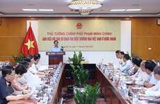 Le PM préside une réunion en ligne avec les bureaux commerciaux vietnamiens à l'étranger