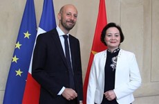 Le Vietnam et la France renforcent leurs liens dans la fonction publique