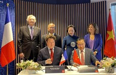 Le Vietnam et la France promeuvent la coopération dans la formation des fonctionnaires