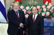 Vietnam et Cuba affirment leur détermination d'approfondir leur relation exemplaire
