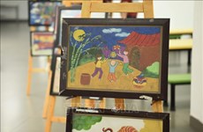 Concours de peintures pour enfants avec le message “J’aime le Vietnam”