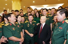 Le leader du Parti exhorte à élever la qualité de l’éducation politique des jeunes de l’armée