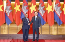 Le président du Sénat du Cambodge Samdech Say Chhum achève sa visite officielle au Vietnam