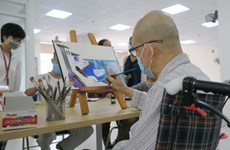 Hôpital : Cours de dessin spécial pour des patients ayant subi un AVC 