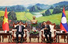 Le président de la Commission centrale du contrôle du Parti en visite au Laos