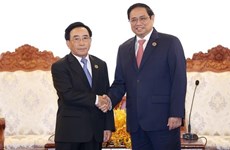 Le PM Pham Minh Chinh rencontre son homologue lao