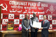 Renforcement des relations avec le Parti communiste indien
