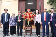 Célébrations de la Journée des enseignants vietnamiens