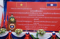 De jeunes officiers soulignent l’amitié ardente le Vietnam et le Laos
