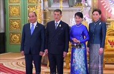 Le président Nguyen Xuan Phuc et son épouse ont une entrevue avec le roi et la reine de Thaïlande