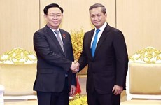 Le chef de l’AN du Vietnam plaide pour des liens accrus avec le Cambodge