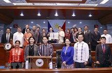 Le Sénat des Philippines adopte le renforcement des liens parlementaires avec le Vietnam