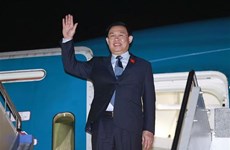 Le président de l’AN Vuong Dinh Hue arrive à Canberra pour une visite officielle en Australie