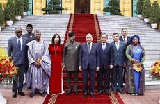 Le président Nguyen Xuan Phuc reçoit le vice-président du Nigéria
