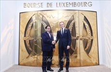  Le Premier ministre Pham Minh Chinh visite la Bourse de Luxembourg