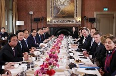 Le Premier ministre vietnamien s'entretient avec son homologue néerlandais