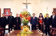 Noël: Le secrétaire du Comité du Parti de Hanoï félicite l'archevêché de Hanoï 