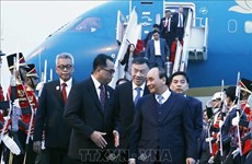 Le président Nguyên Xuân Phuc arrive à Jakarta pour sa visite d’Etat en Indonésie