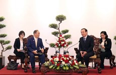 Le haut responsable de Ho Chi Minh-Ville reçoit l'ancien PM du Japon