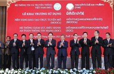Le Vietnam aide le Laos à accélérer sa transformation numérique