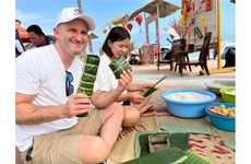 Les touristes étrangers s’en donnent à coeur joie dans le Têt au Vietnam