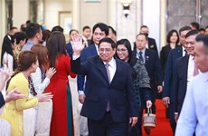 Le PM Pham Minh Chinh rencontre la diaspora vietnamienne à Singapour