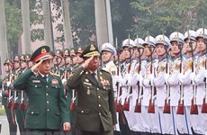 Le vice-PM et ministre cambodgien de la Défense en visite officielle au Vietnam