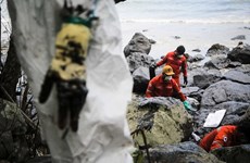 Une marée noire massive continue d'affecter les habitants des localités côtières des Philippines