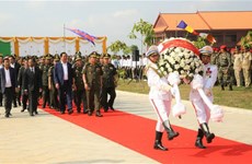 Inauguration d'une tour funéraire pour les martyrs des forces armées unies du Cambodge