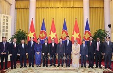 Le président Vo Van Thuong reçoit les ambassadeurs de l’ASEAN